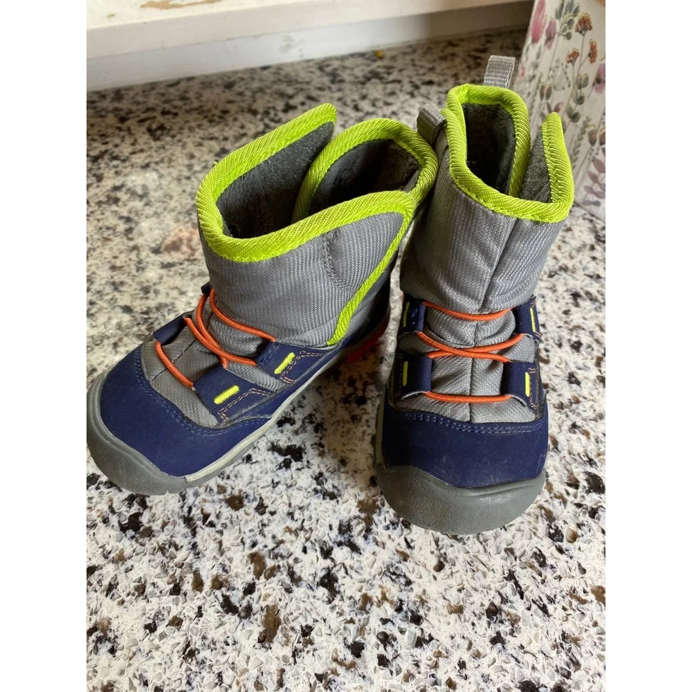 KEEN Winter Boots Kids Size 7 Grey Navy Blue Excellent Snow Hiking Shoes